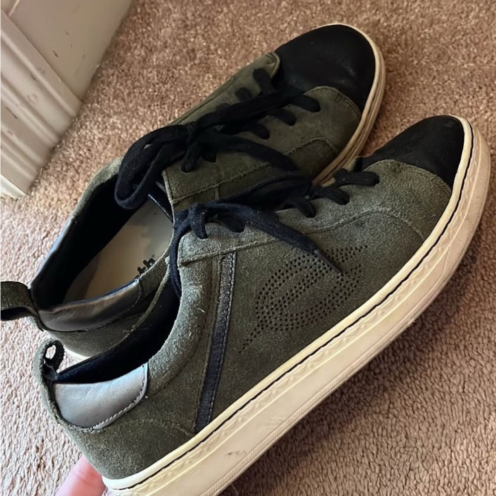 Women’s Suede Sneakers